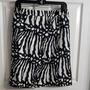 ANN TAYLOR SIZE 6 BLACK AND CREAM ZIPPERED SKIRT